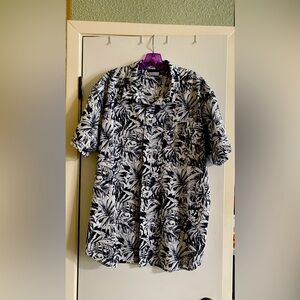 Columbia extra large men’s shirt washed, but never worn tropical material